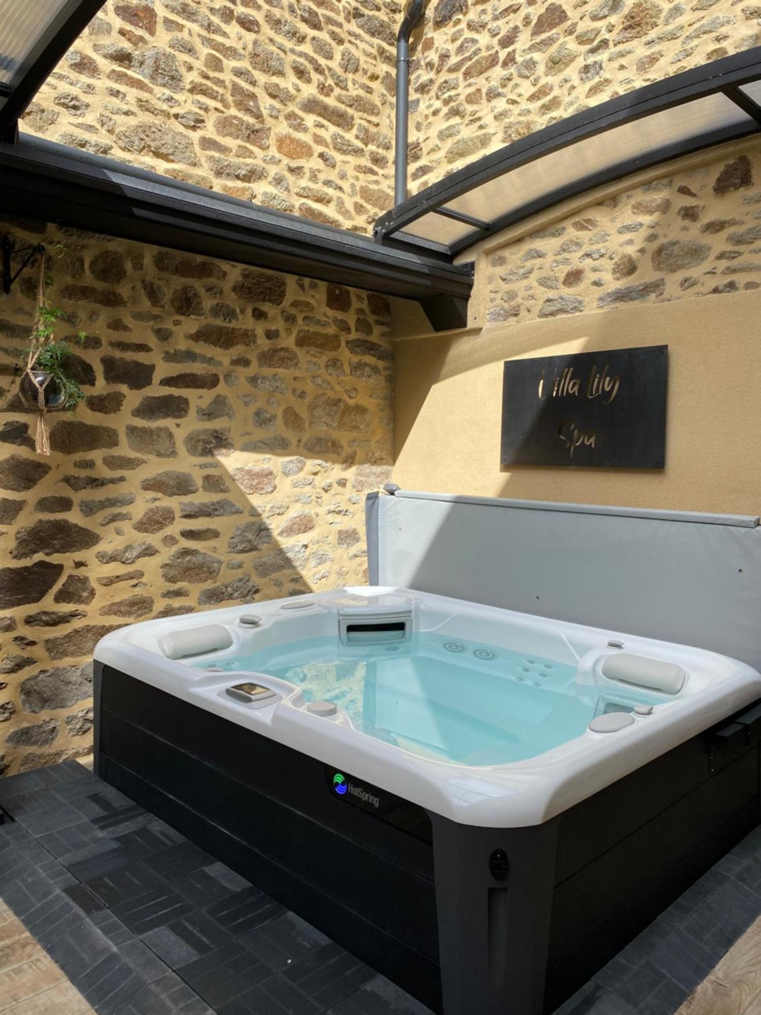 Villa Lily Spa, Chambre D'Hotes Avec Spa Privatif La Vicomté-sur-Rance Eksteriør bilde