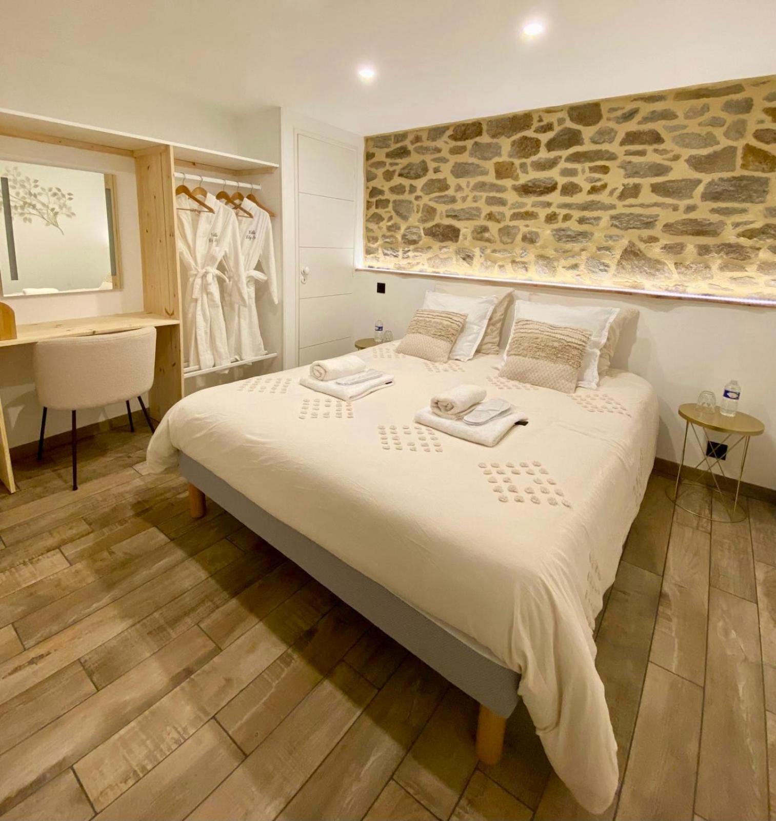 Villa Lily Spa, Chambre D'Hotes Avec Spa Privatif La Vicomté-sur-Rance Eksteriør bilde